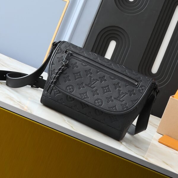 LV Outdoor Messenger - Bag