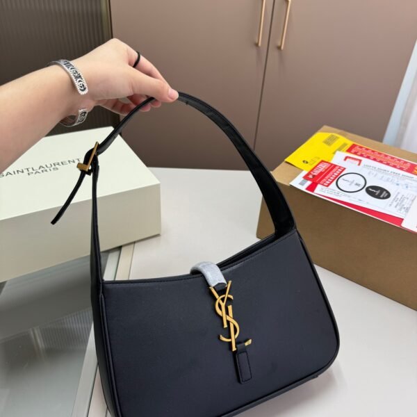 YSL Le 5 à 7 Hobo - Bag