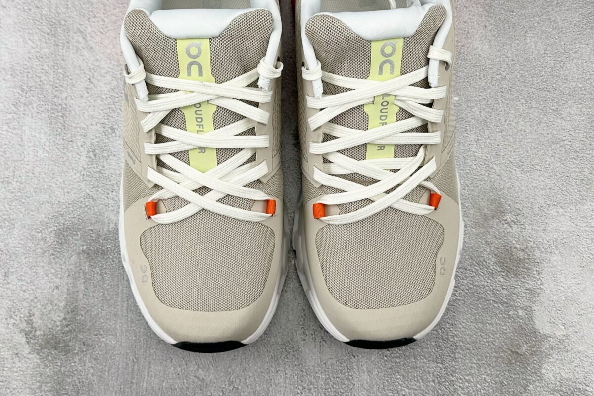 ON Cloudstratus Light Brown/Orange – Sneaker — 7