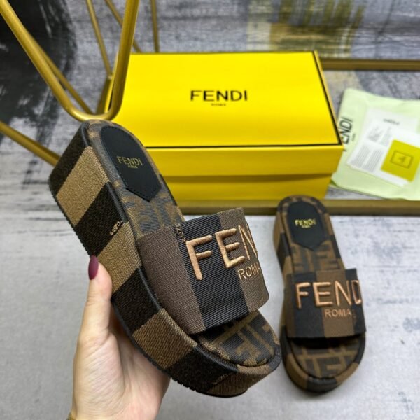 FD Colibri Wedge Brown Zucca Canvas - Sandals