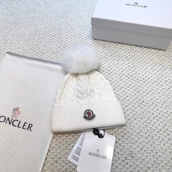 MCL Cable Knit Beanie White - Hat