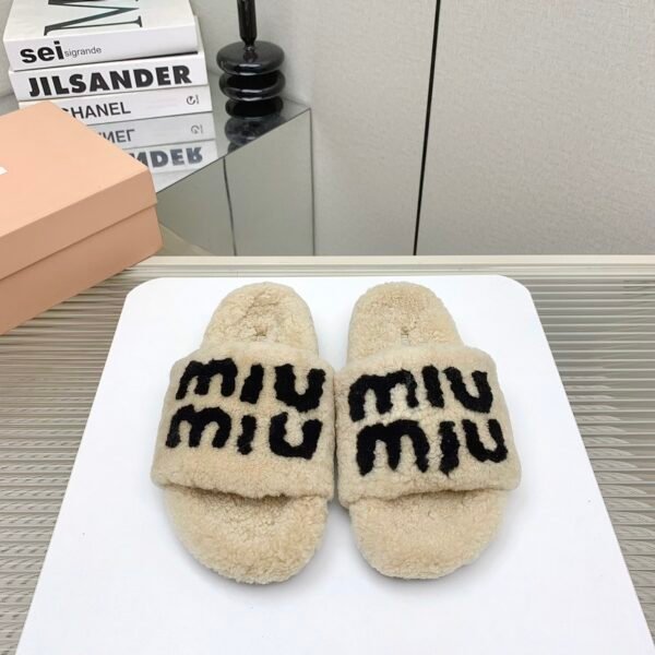 MIU Furry Logo Slippers - Slides