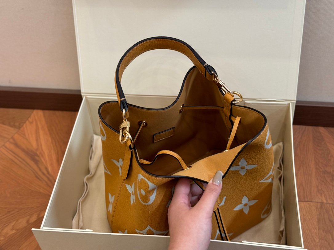 LV Neonoe Monogram Giant - Bag - Image 5