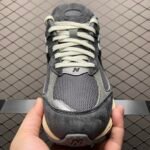 NB 2002R – Sneakers
