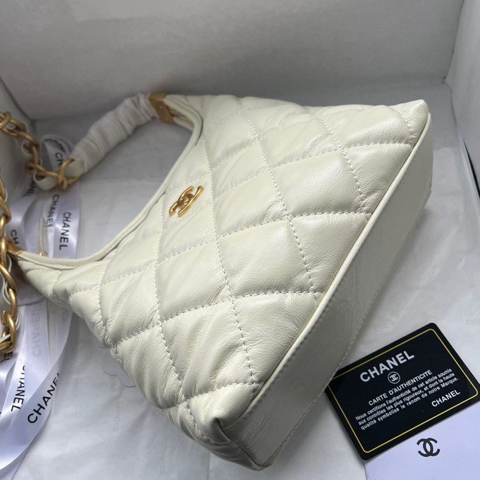 CC 19 Hobo White Lambskin - Bag - Image 4