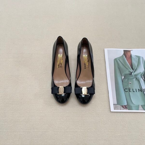 VLT Vara Bow Pumps - Heels