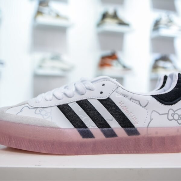 AD Superstar Hello Kitty White/Pink - Sneakers
