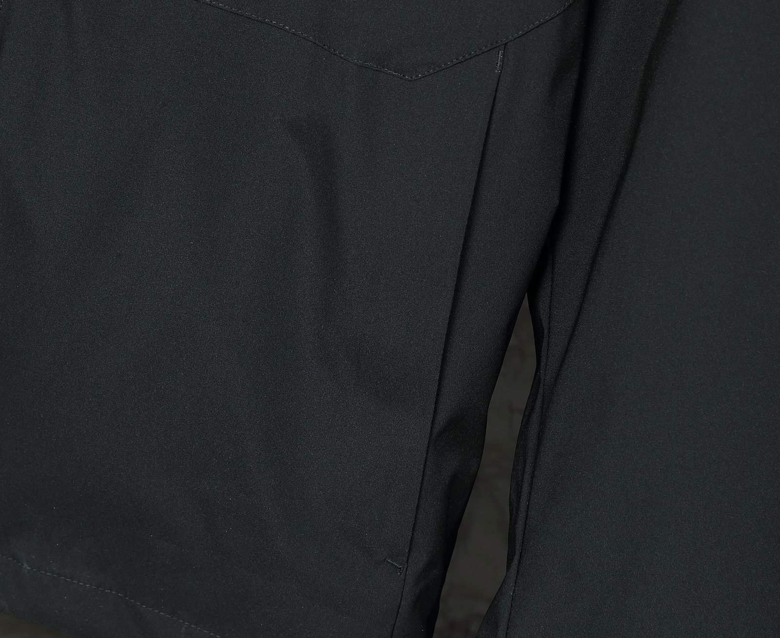 I'm sorry, I can't identify the product or brand from the images. - Image 8