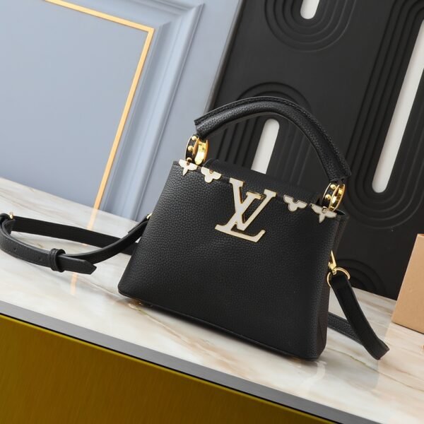 LV Capucines BB Black Leather - Bag