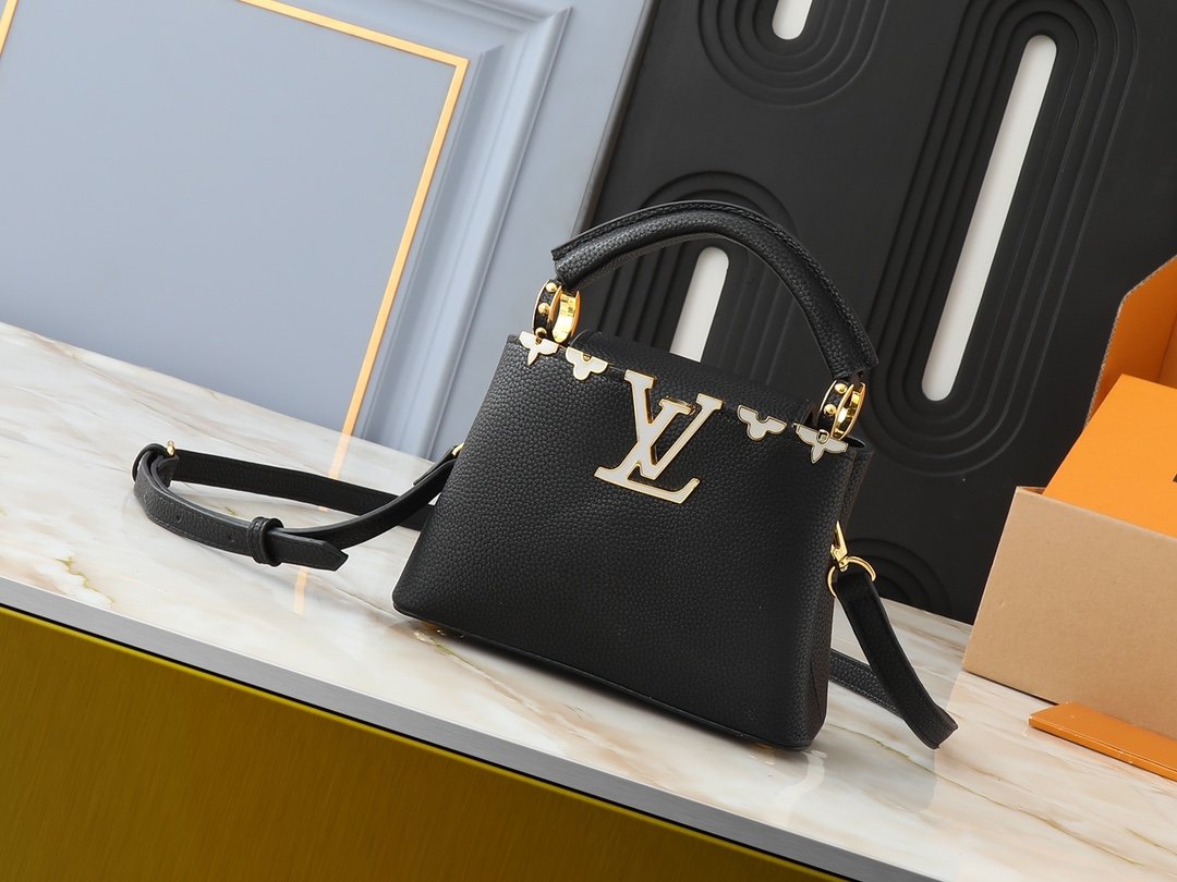 LV Capucines BB Black Leather - Bag