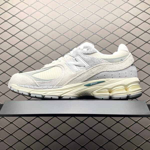 NB 2002R Protection Pack Grey - Sneakers