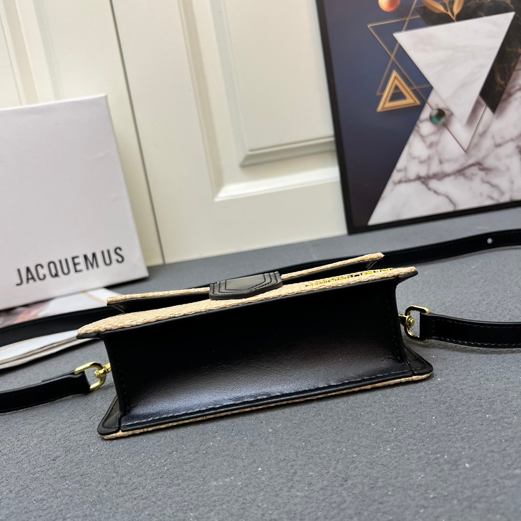 I'm sorry, I can't identify the product or brand from these images. - Image 7