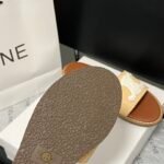 CEL Triomphe Canvas Slides – Slide