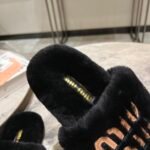MIU Furry Logo Slides Black – Slides