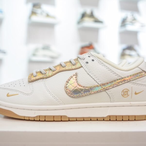 NK Dunk Low x CLOT - Sneakers
