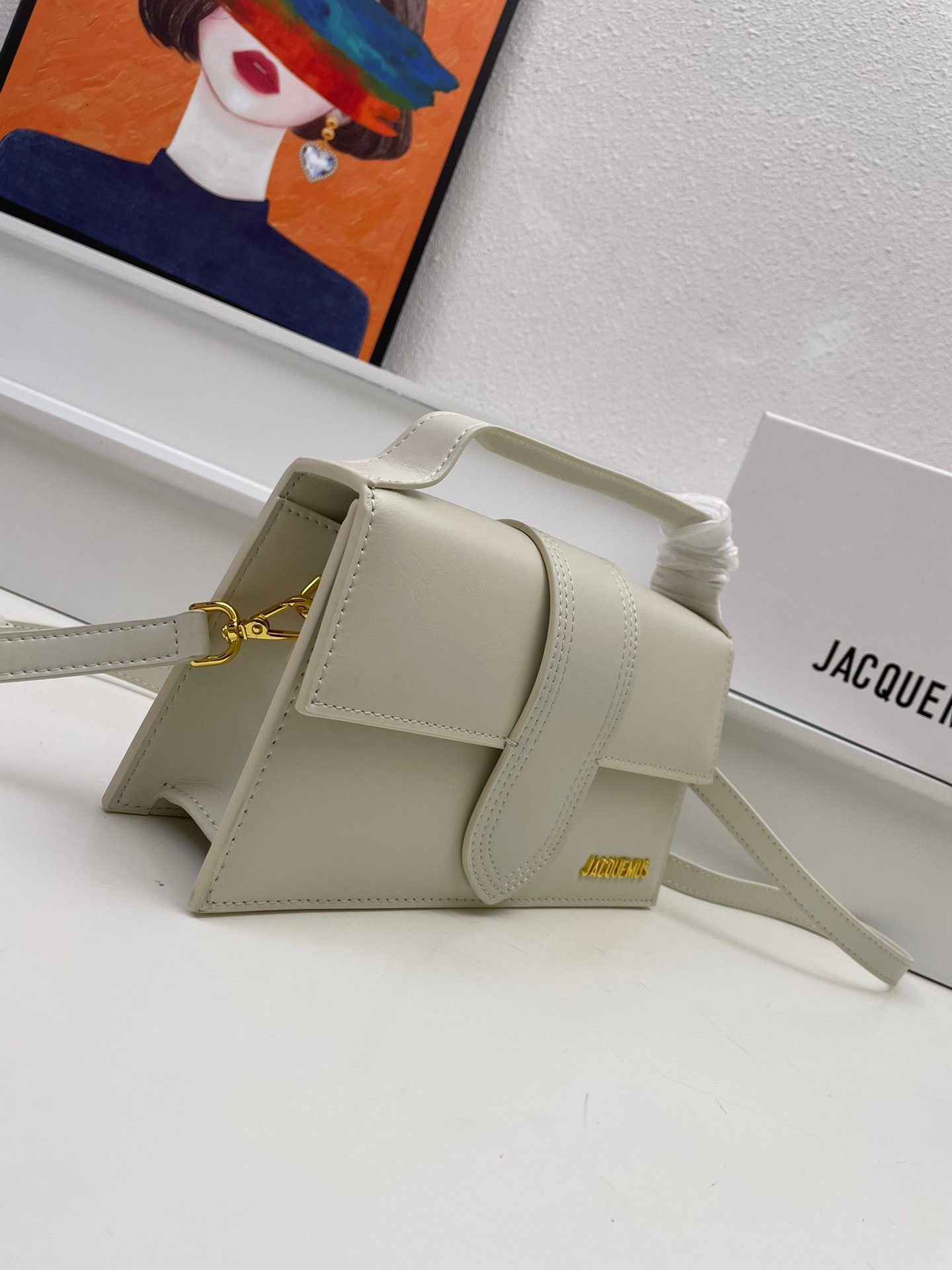 I'm sorry, I can't identify the product or brand from these images. - Image 2