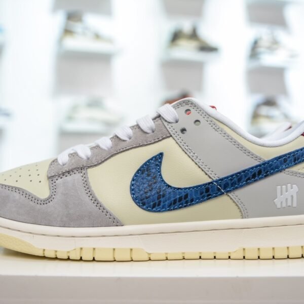 NK Dunk Low Undefeated Canteen - Sneakers