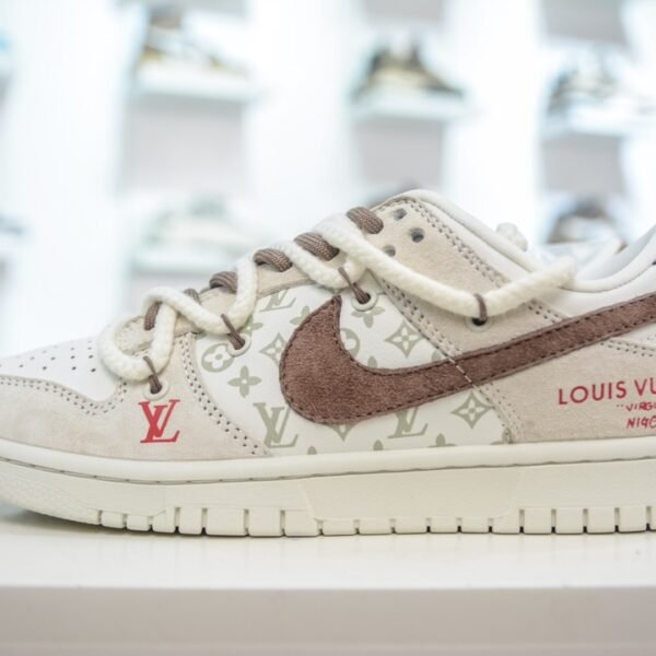 NK Dunk Low x LV - Sneakers