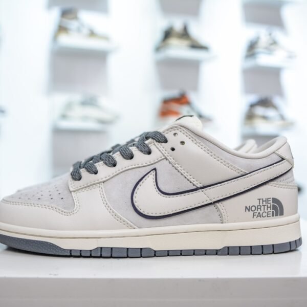NK Dunk Low TNF - Sneakers