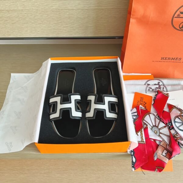HM Oran Sandals - Slides