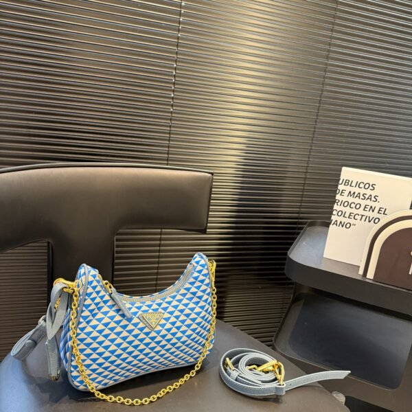 PR Cleo Triangle - Bag