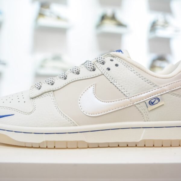 NK Dunk Low - Sneakers