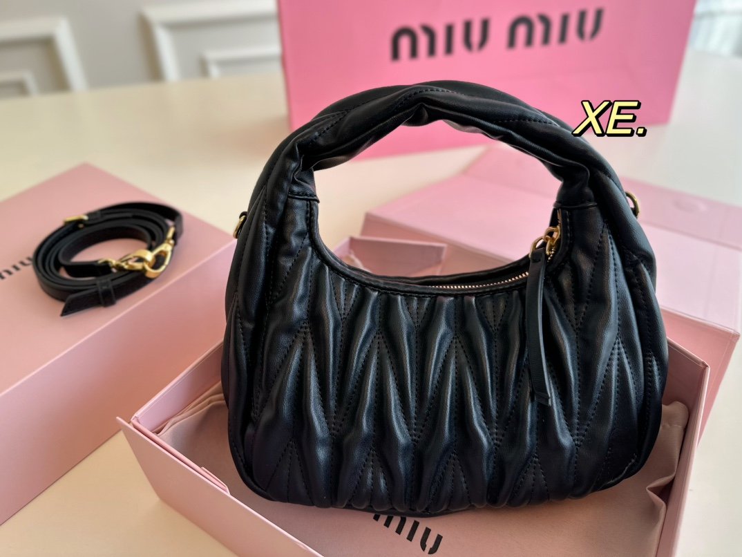 MIU Wander Matelassé Black Leather - Bag - Image 8