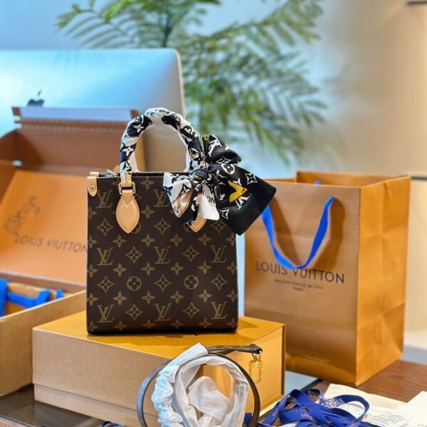 LV OnTheGo PM Monogram - Bag