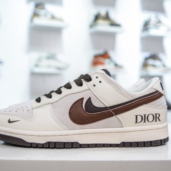 NK Dunk Low x CD - Sneakers
