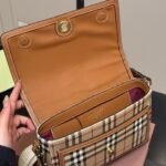 BBR Vintage Check and Leather Note – Bag – Green