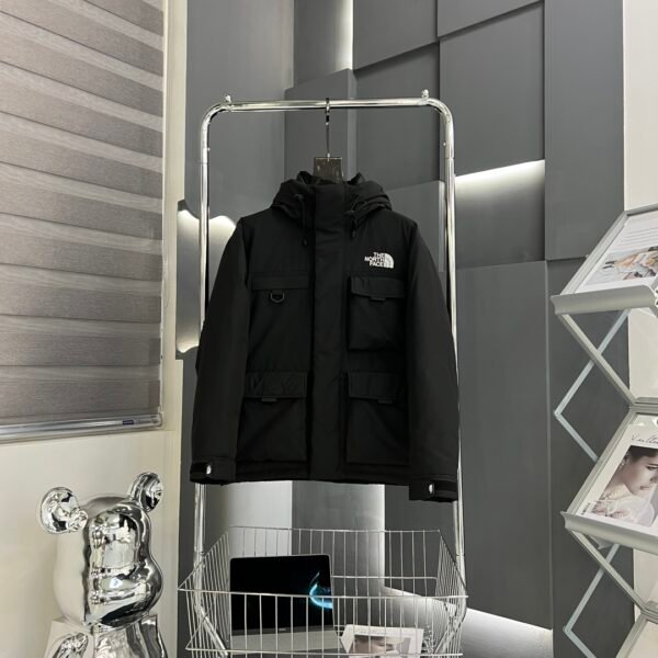 ```plaintext
TNF McMurdo Parka - Jacket
```