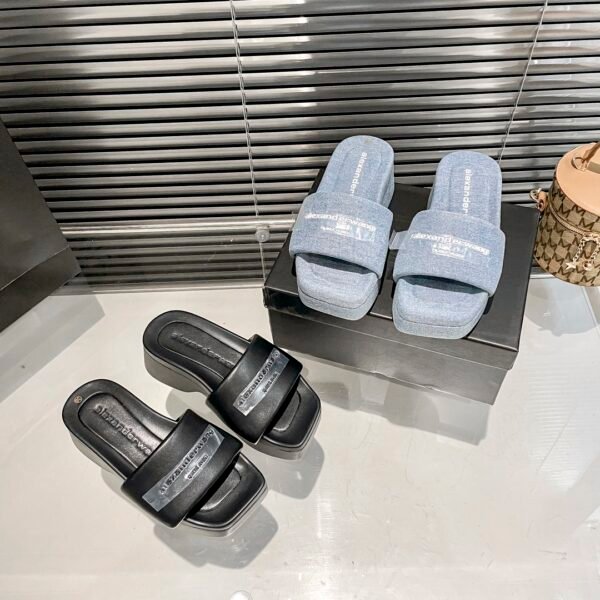 AMQ Oversized Sole Slides - Slides