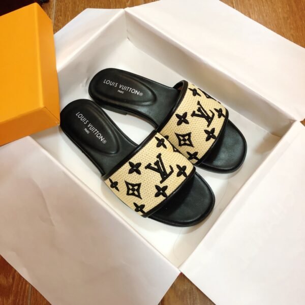 LV Paseo Flat Comfort Mule Monogram Raffia - Slides