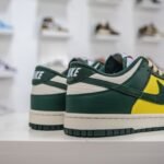 NK Dunk Low SE – Sneakers – Green