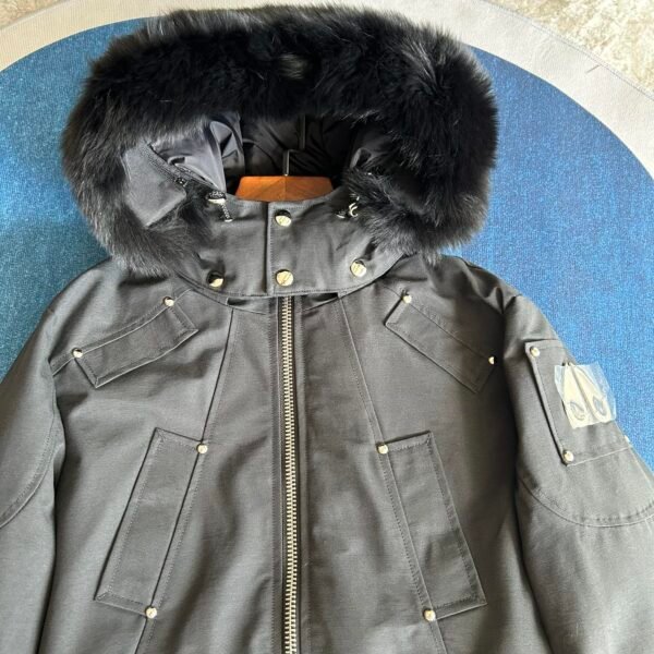 I'm unable to identify the brand or model of this product.