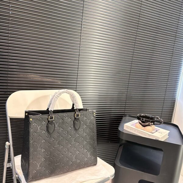 LV OnTheGo - Bag