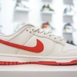 NK SB Dunk Low x Supreme – Sneakers – Beige