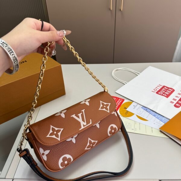 LV Multi Pochette Accessoires - Bag
