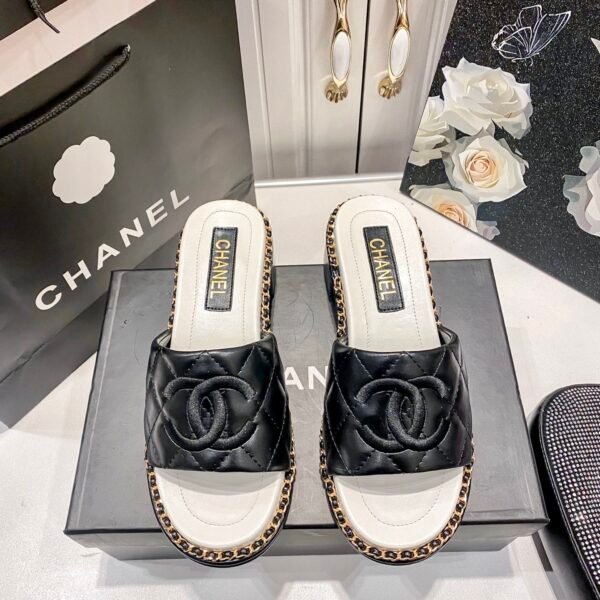 CC Quilted Chain Slides - Slides