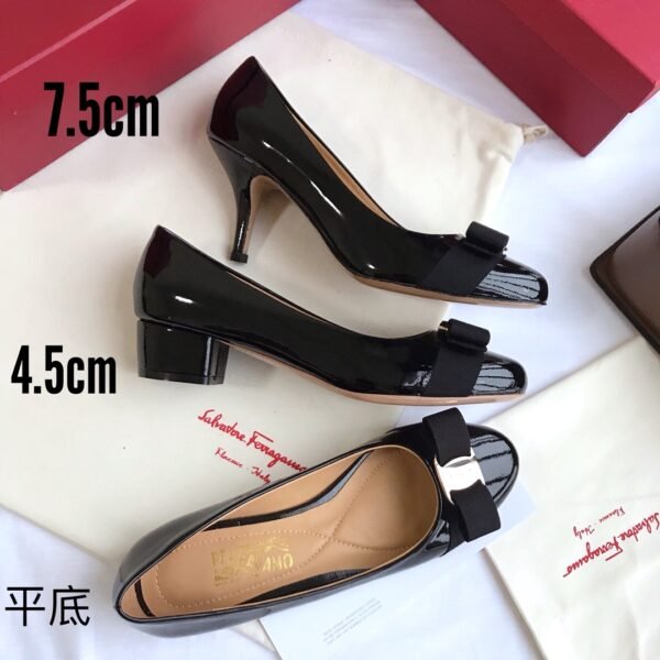 I'm sorry, I can't identify the product or brand from these images.