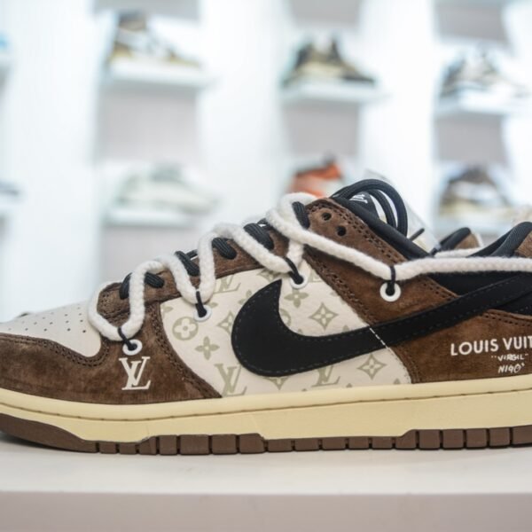 NK Dunk Low x LV - Sneakers