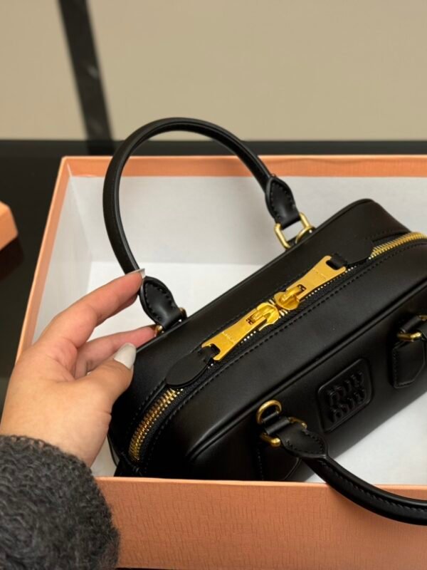 MIU Bowling Bag Small Black Leather – Borsa
