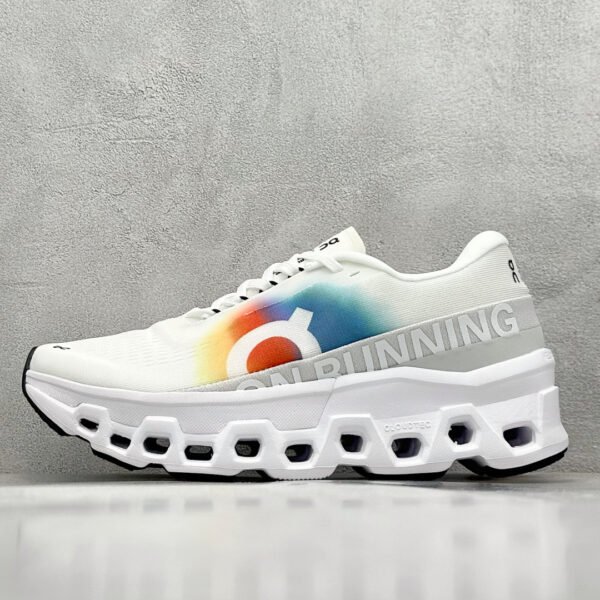 ON Cloudstratus - Sneakers