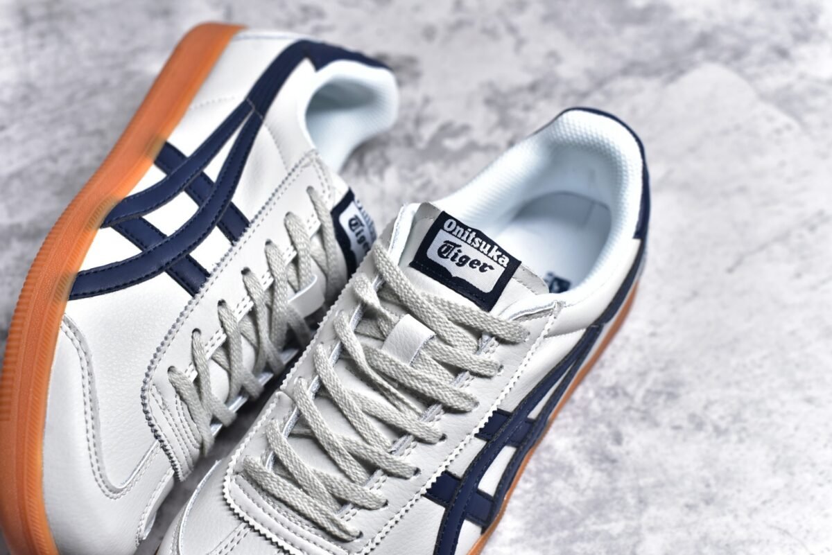 NK Mexico 66 White/Navy – Sneakers — 9