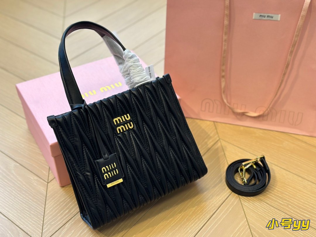 MIU Wander Matelassé Black Leather - Bag - Image 8