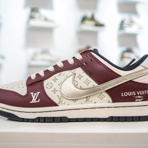 NK Dunk Low x LV - Sneakers