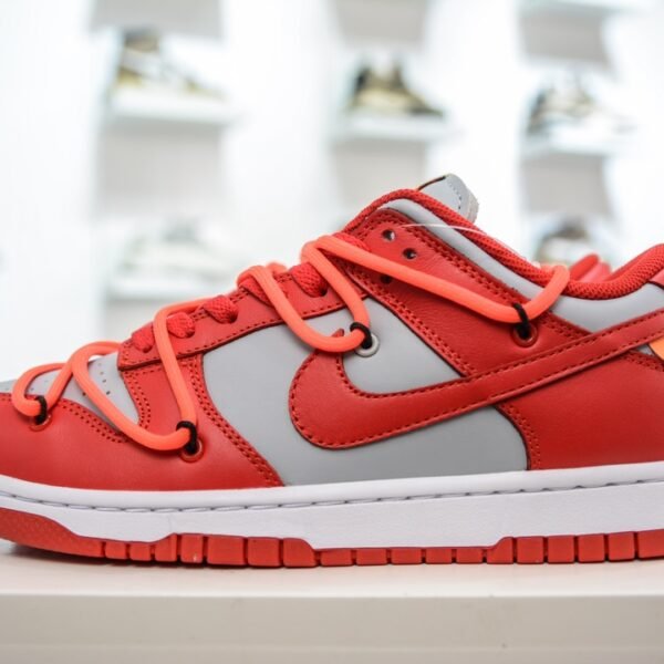 NK Dunk Low OW University Red - Sneakers