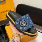 LV Waterfront – Slides – Black