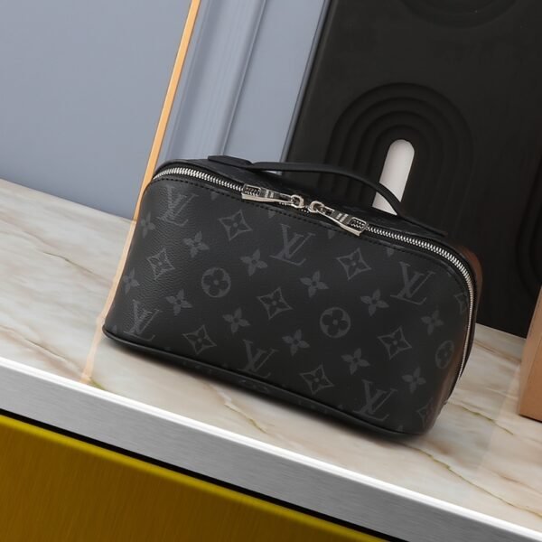 LV Discovery Toiletry Bag Monogram Eclipse - Bag