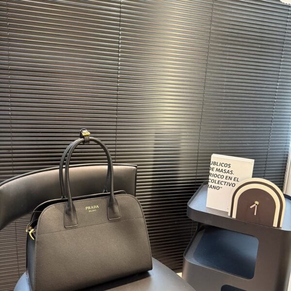 PR Galleria Medium Black Saffiano Leather - Bag